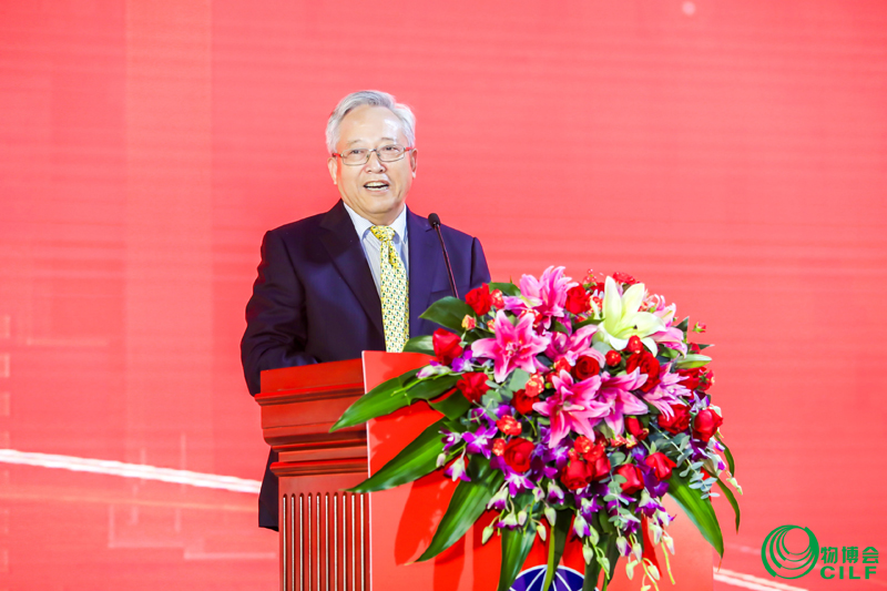 深圳原市委常委、副市長張思平發表領導致辭。.jpg